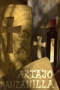 Artajo Manzanilla Cacereña – Baszk virtus bátraknak. Friss rügyek, friss füvek, 100% manzanilla cacereña, 0,1º savtartalom. 0,5 l üveg 4.300.- Artajo Manzanilla Cacereña – Baszk virtus bátraknak. Friss rügyek, friss füvek, 100% manzanilla cacereña, 0,1º savtartalom. 0,5 l üveg 4.300.-